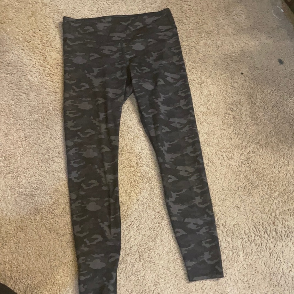 Army print fabletics leggings